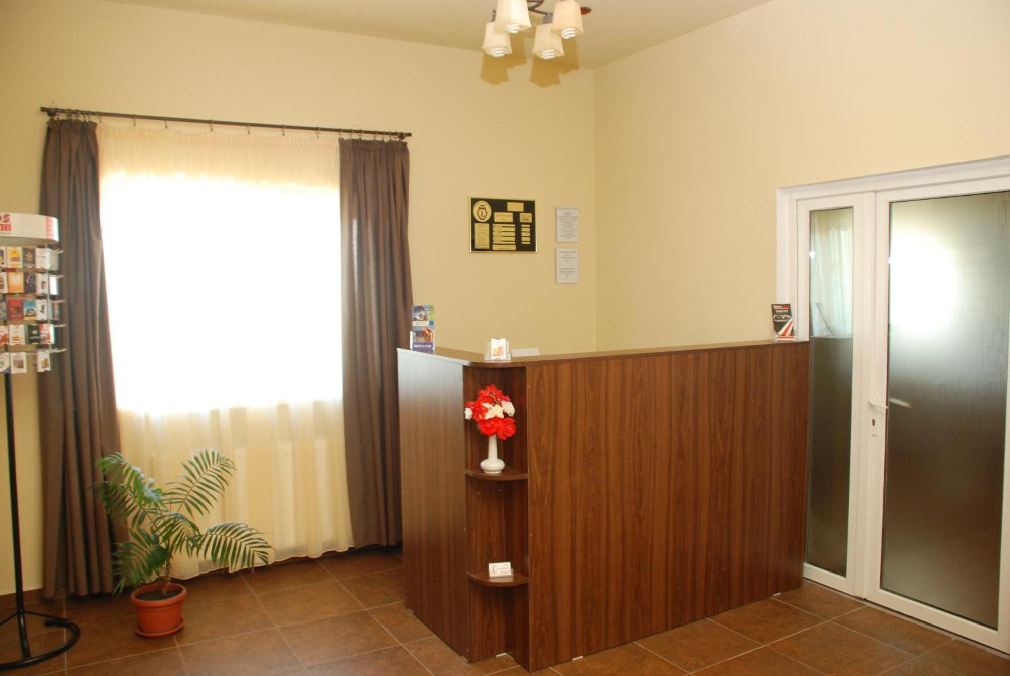 קלוז'-נאפוקה Hotel Liliacul מראה חיצוני תמונה