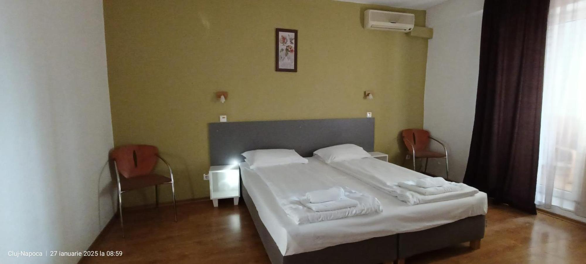 קלוז'-נאפוקה Hotel Liliacul מראה חיצוני תמונה